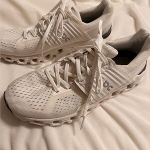 On Cloud Cloudswift
Running Shoe Sneaker All White Womens Size US 8.5